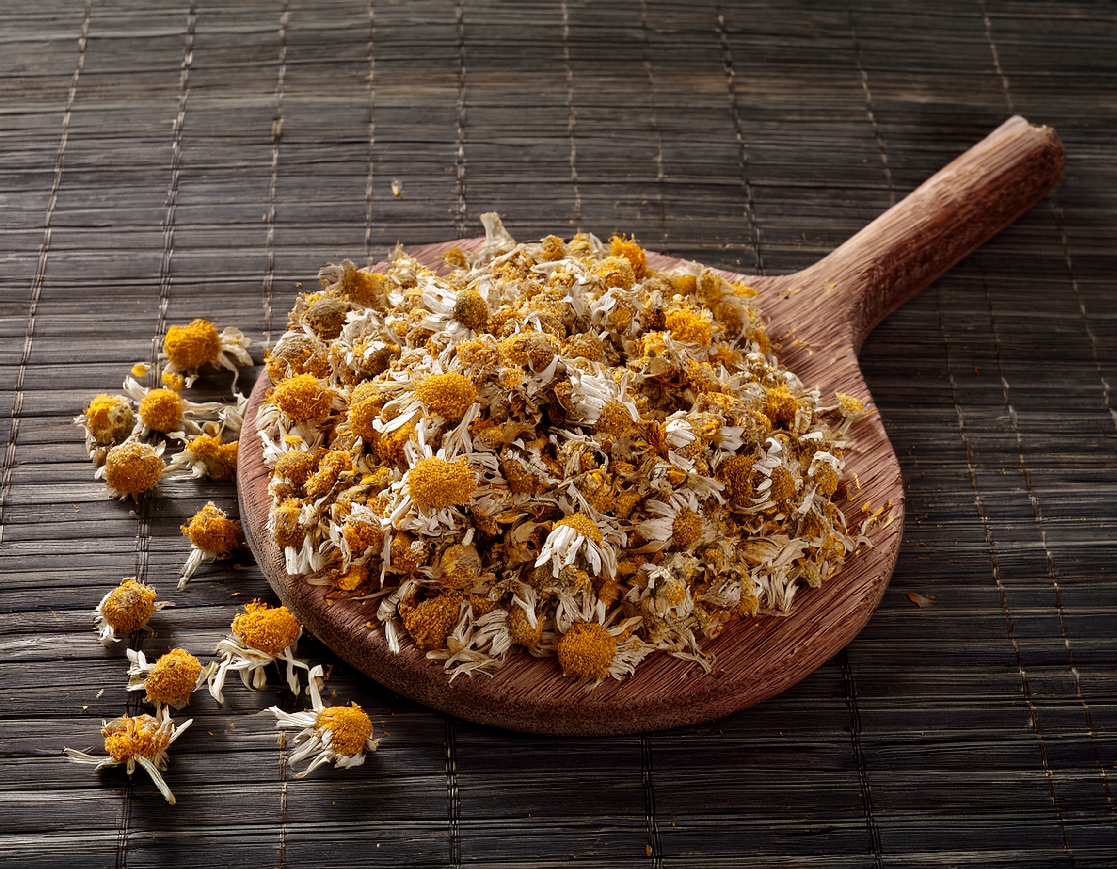 Chamomile Tea for Gastritis Relief: How to Use It Safely